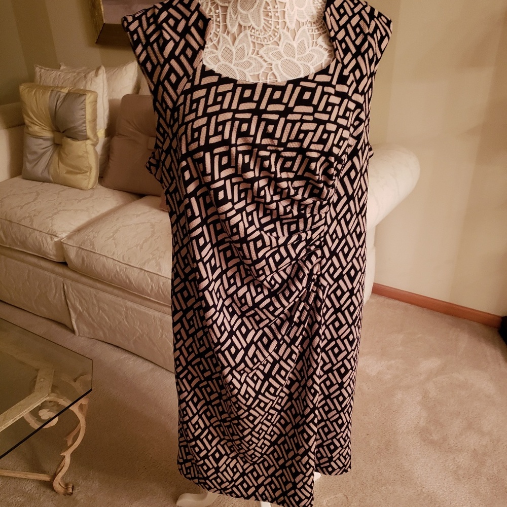 Shelby & Palmer Structured Sleeveless Dress